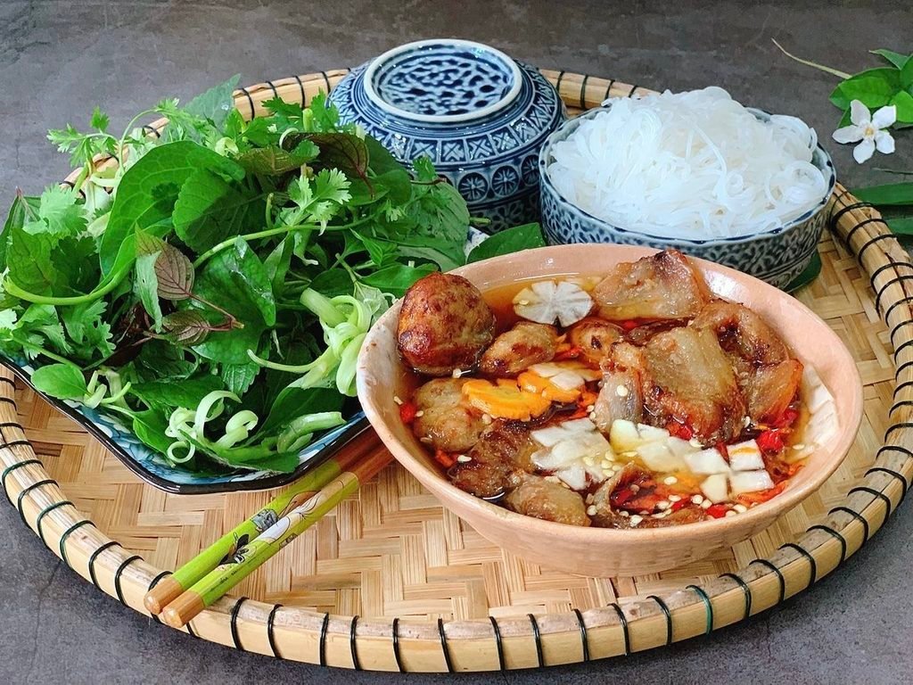 Bun cha, Hanoi-style grilled pork served with noodles