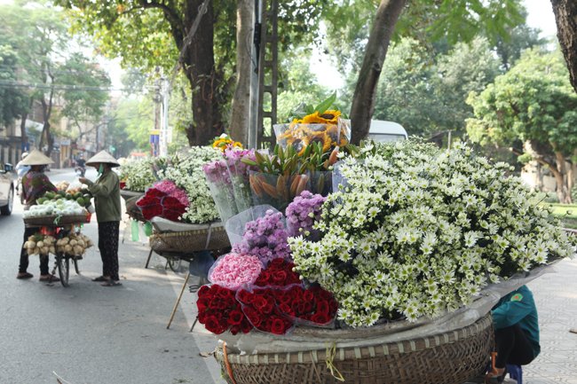 Hanoi Old Quarter travel atmosphere
