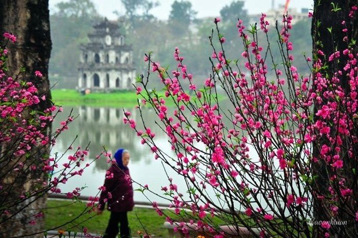 Hanoi travel weather and city scenery