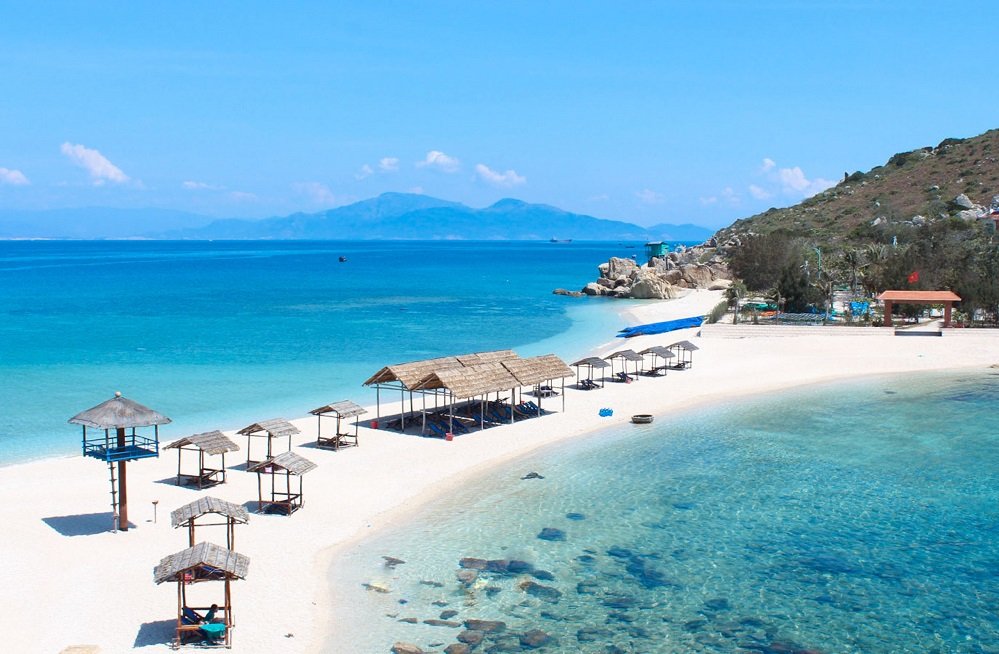 Yen Island coastal scenery near Nha Trang