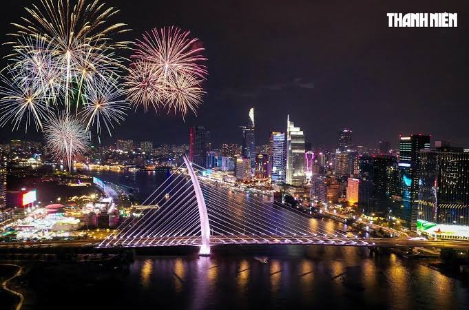 Ho Chi Minh City travel scene and urban atmosphere