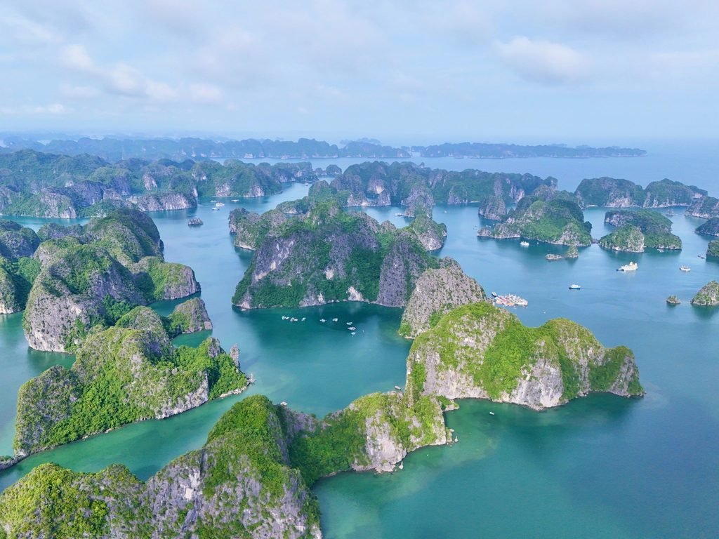 Ha Long Bay landscape