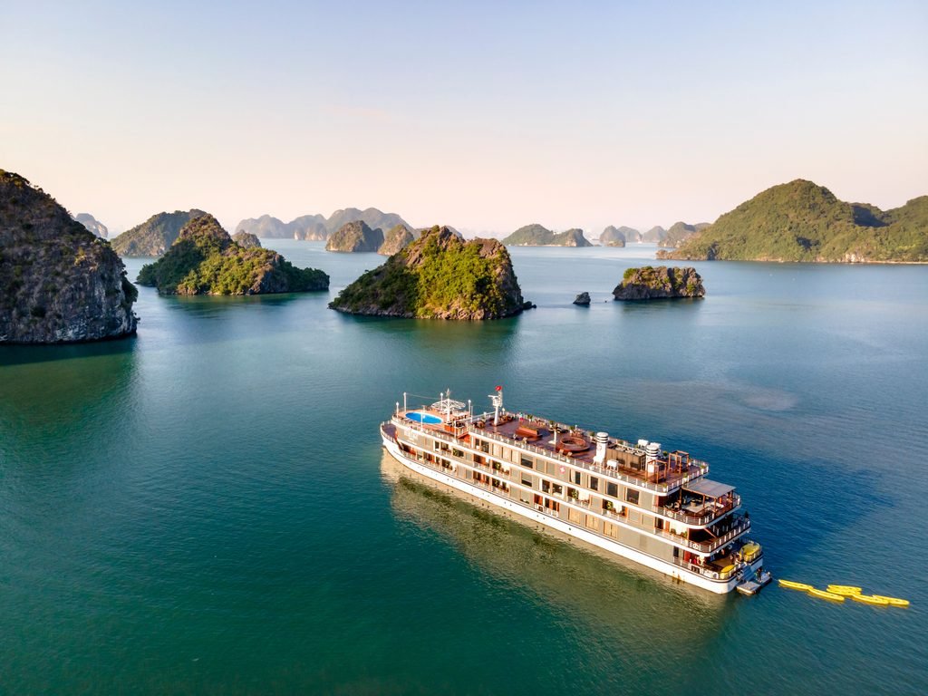 Ha Long Bay landscape